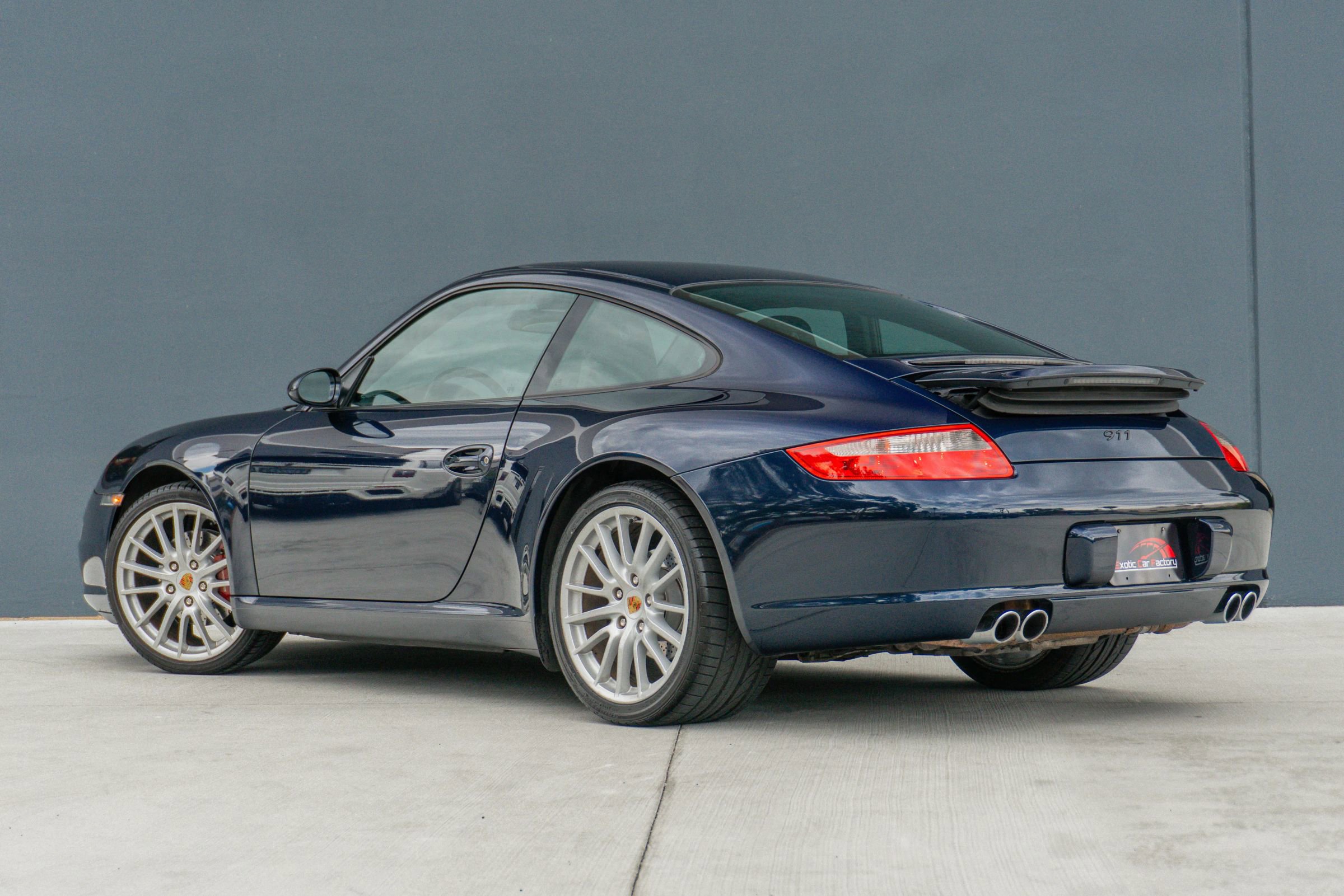 Used 2005 Porsche 911 Carrera RWD image 9
