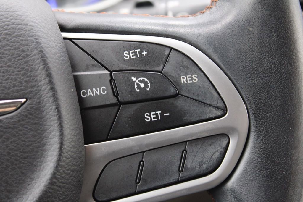 Used 2017 Chrysler Pacifica Touring-L image 34