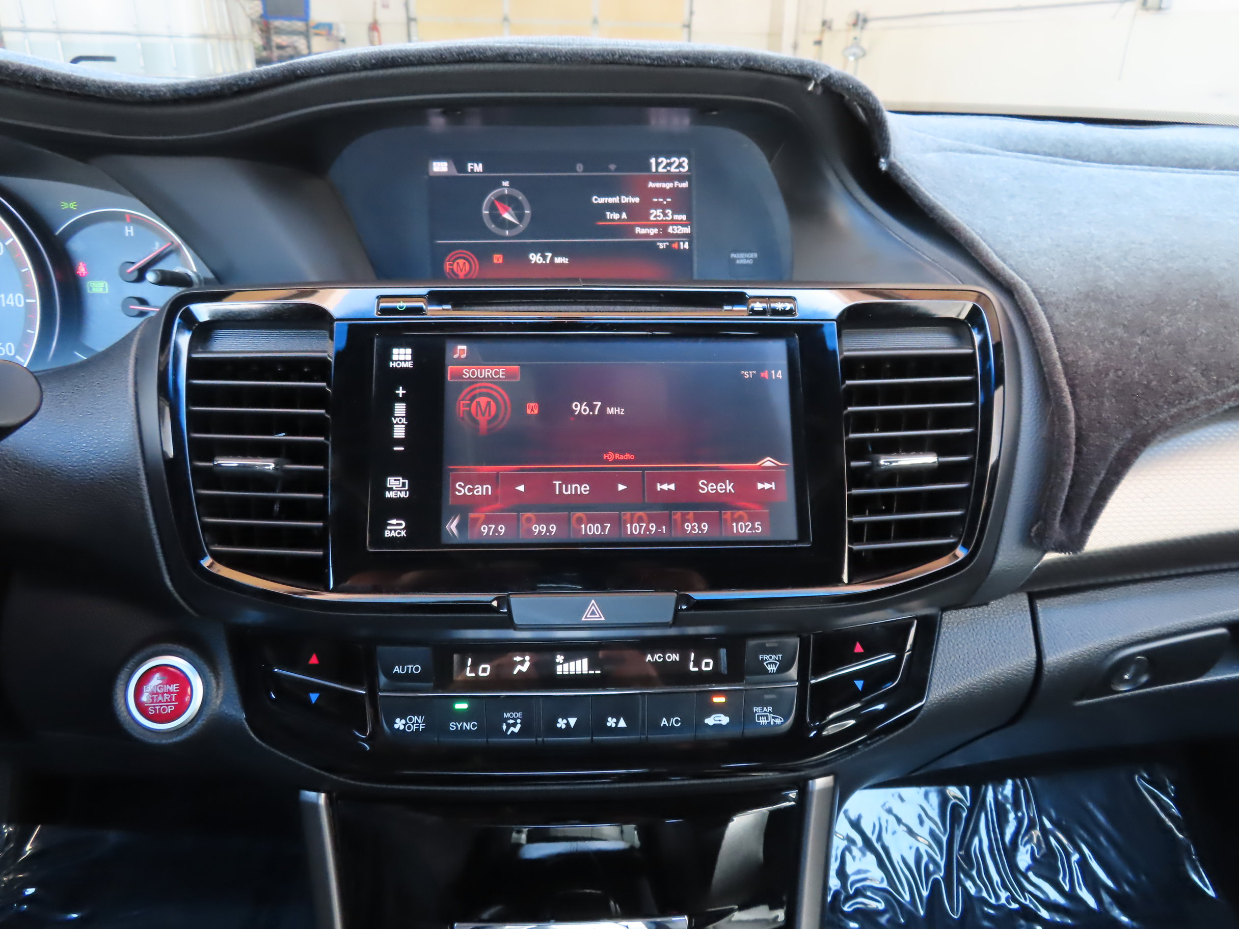 Used 2017 Honda Accord EX-L image 18