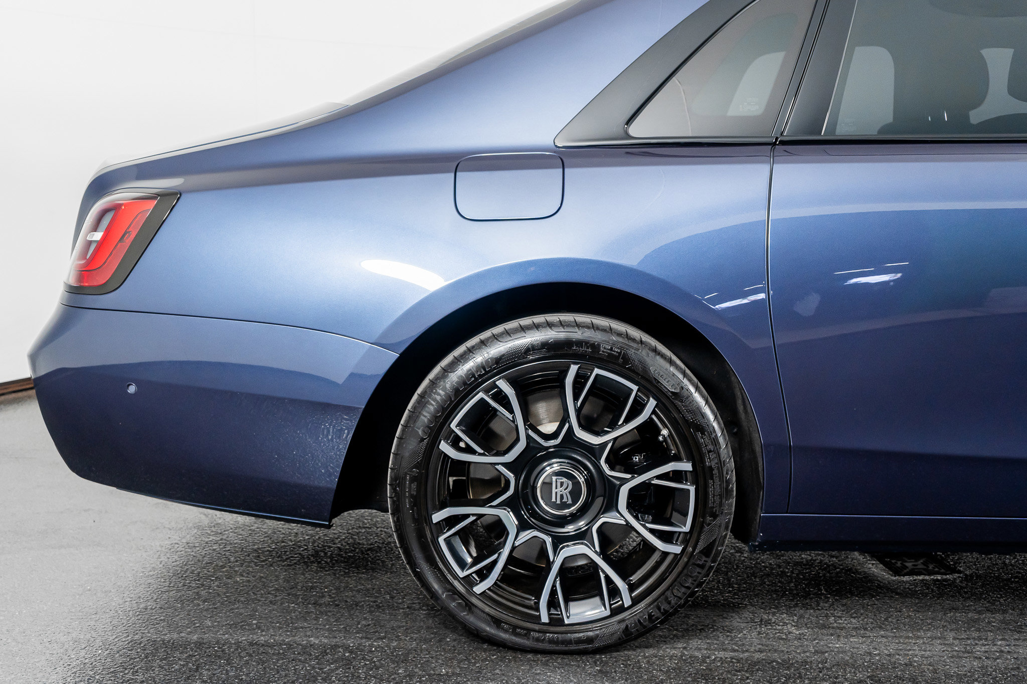 Used 2024 Rolls-Royce Ghost Black Badge w/ Black Badge Ghost Package image 8