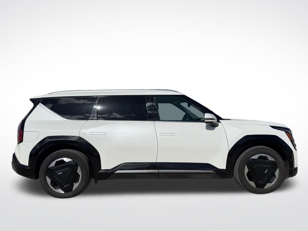 Used 2024 Kia EV9 Land video 2