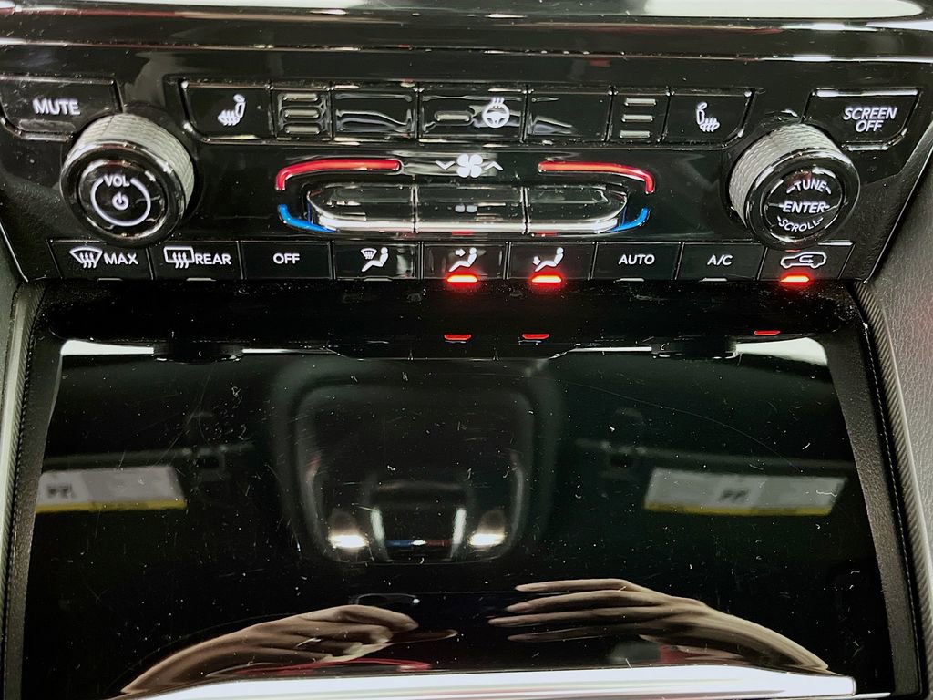 Used 2023 Jeep Grand Cherokee L Laredo image 23