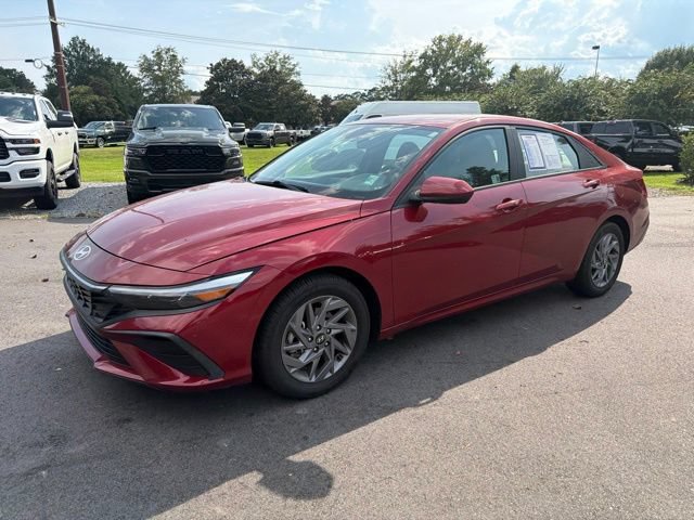 Used 2024 Hyundai Elantra SEL FWD image 8