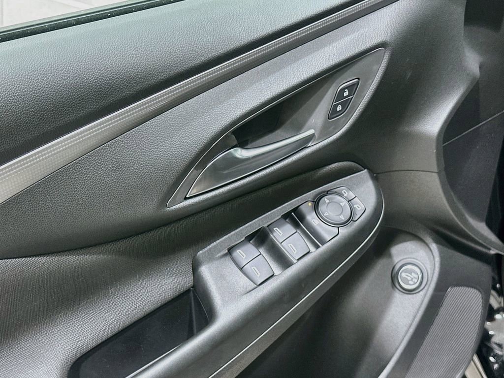 New 2026 Buick Envista Avenir FWD image 17