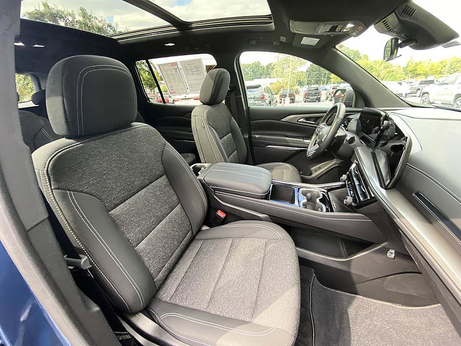 Used 2025 Chevrolet Traverse LT w/ Sun and Wheel Package FWD image 24