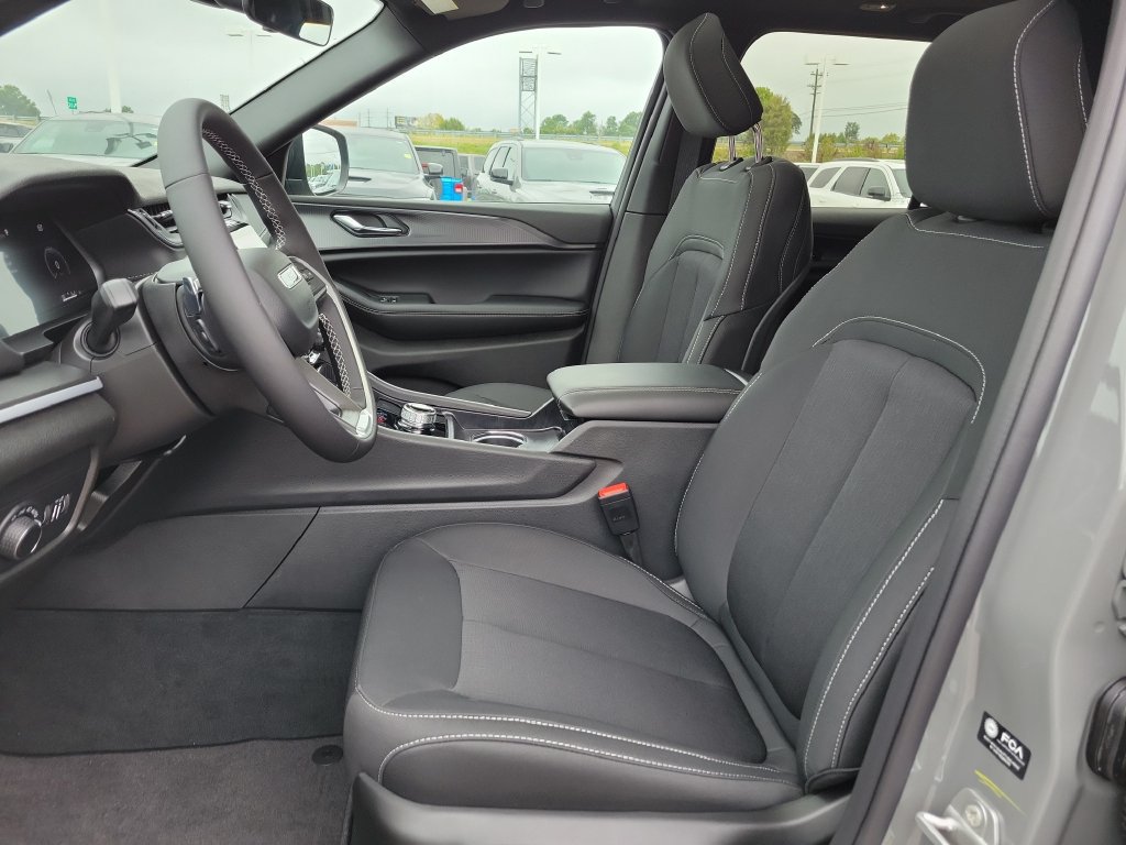 New 2027 Jeep Grand Cherokee Laredo X AWD/4WD image 12