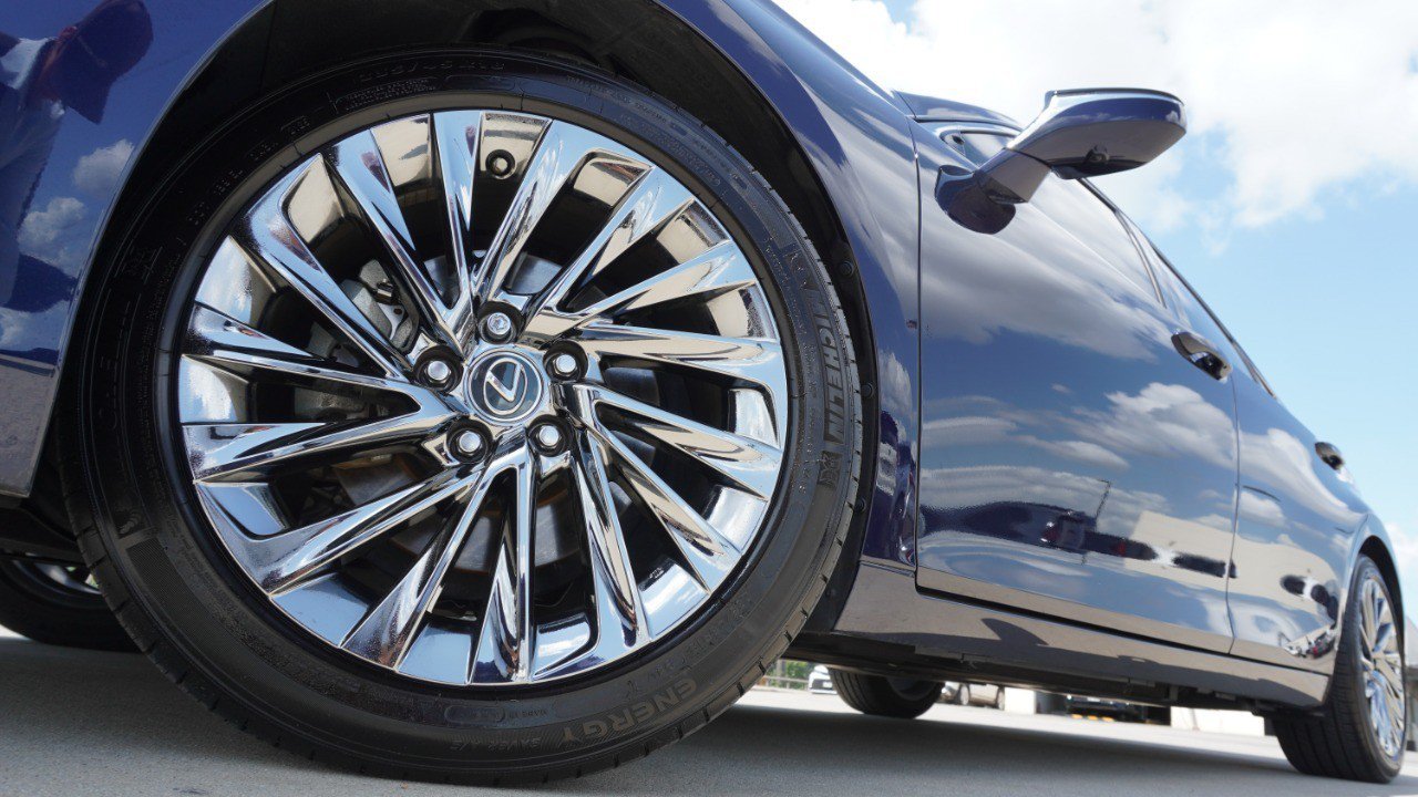 Certified 2025 Lexus ES 350 Ultra Luxury FWD image 11