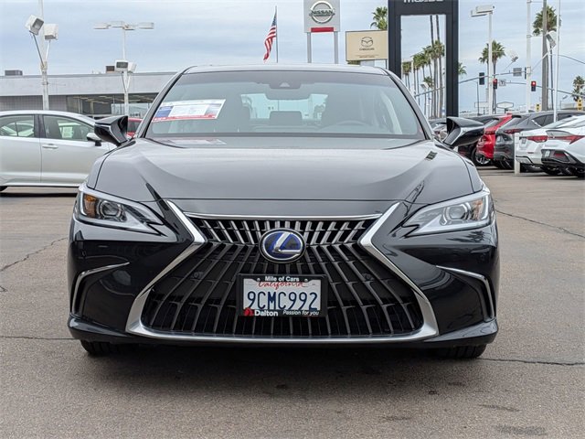 Used 2022 Lexus ES 300h w/ Premium Package image 2