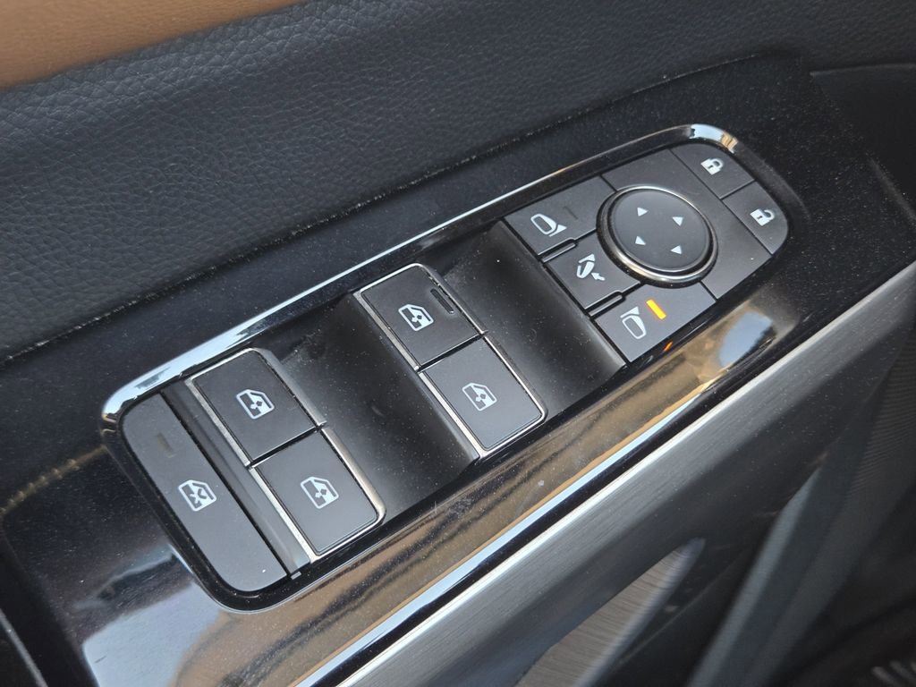 Used 2023 Nissan Pathfinder Platinum w/ Cargo Package image 28