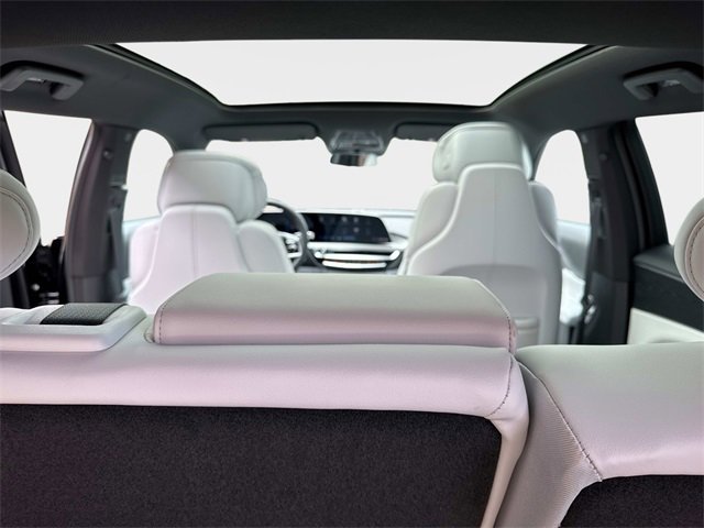 New 2025 Cadillac Lyriq Luxury image 6