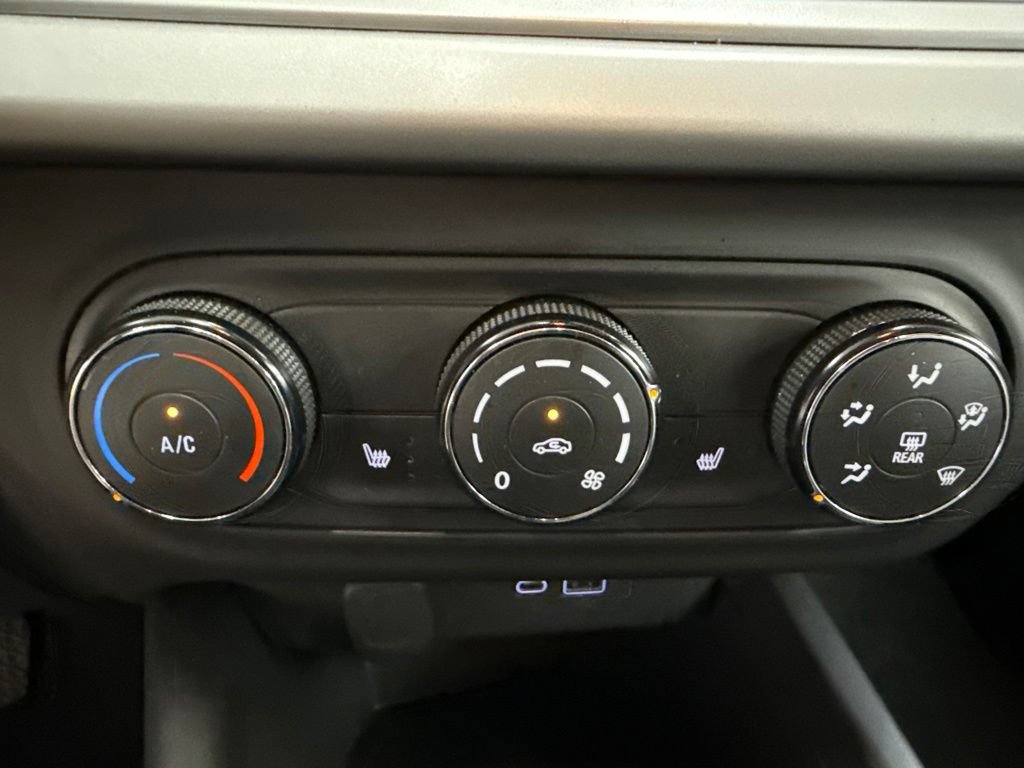 Used 2024 Chevrolet Trax RS w/ Driver Confidence Package FWD image 29