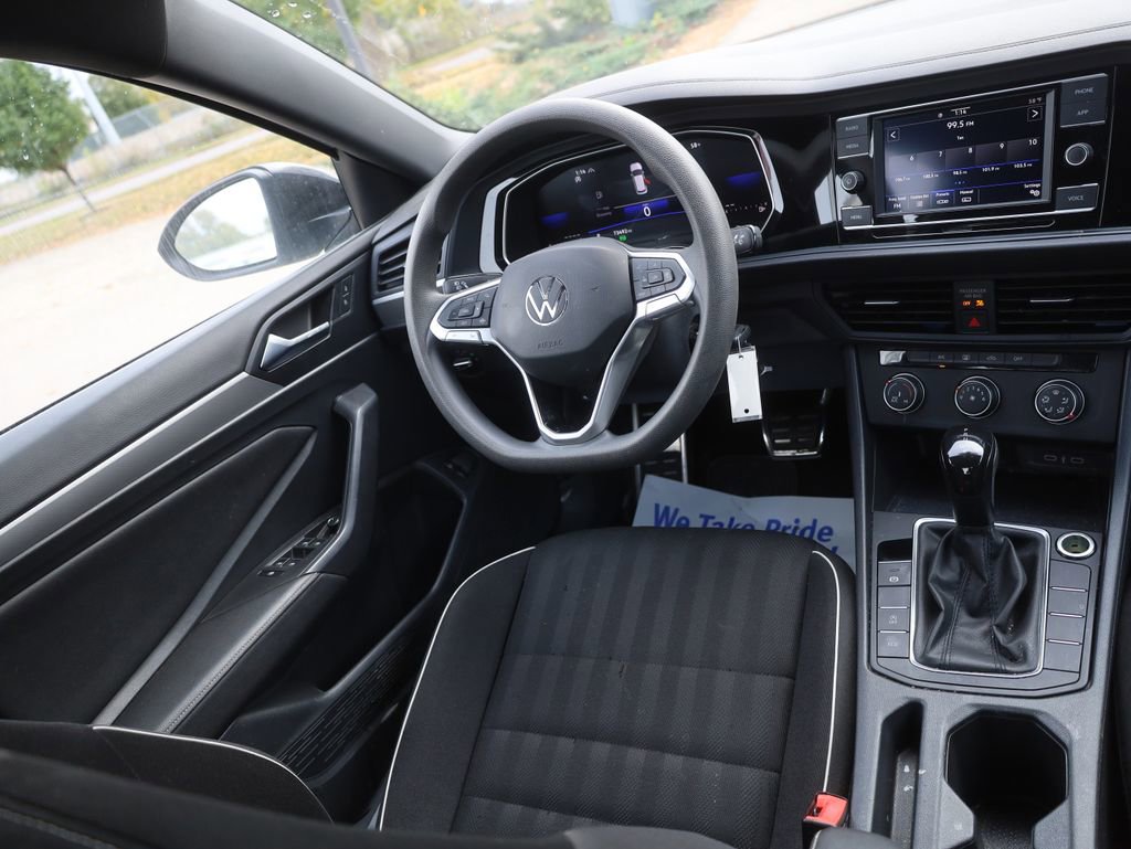 Used 2023 Volkswagen Jetta Sport image 19