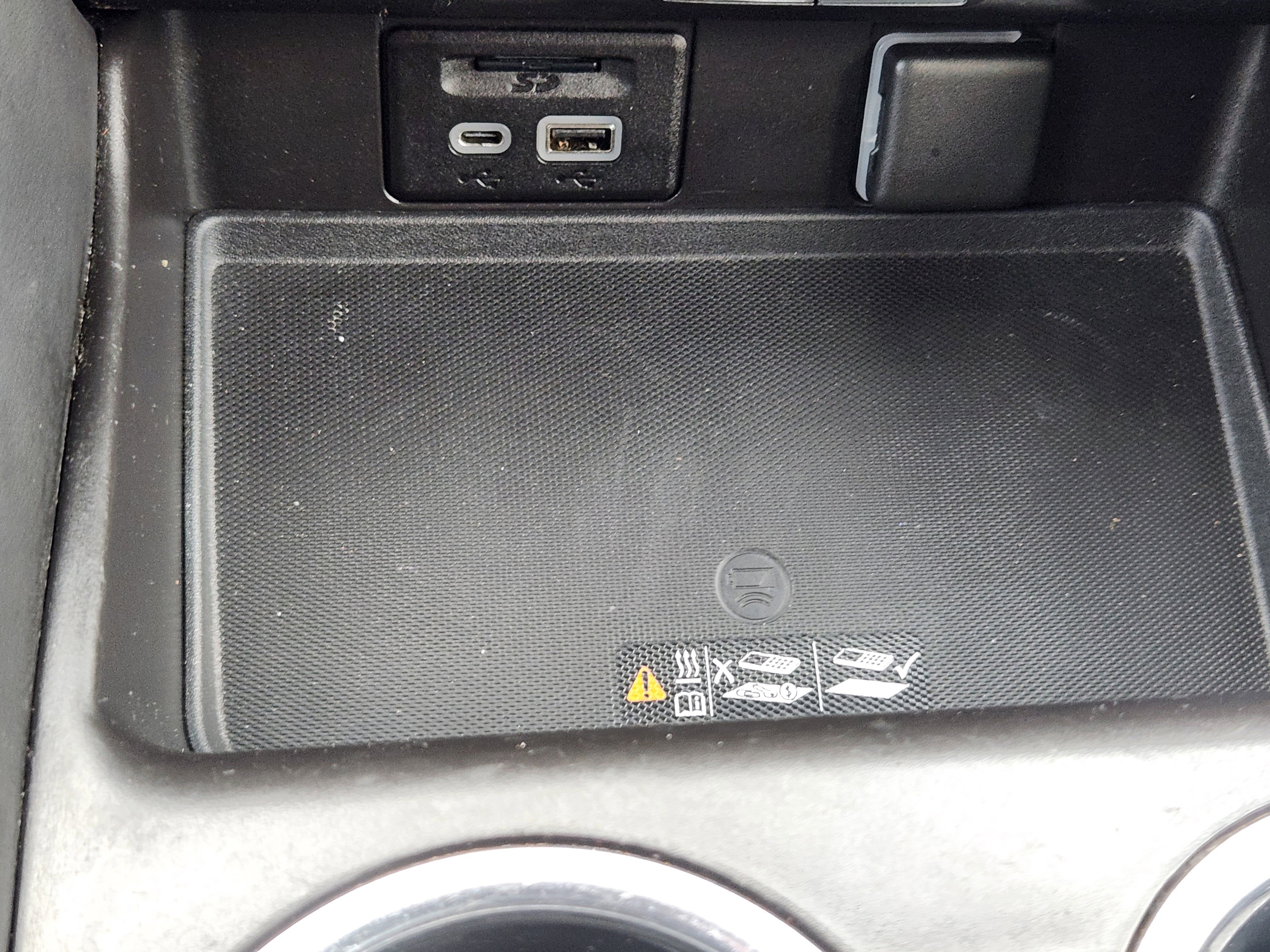 Used 2021 GMC Yukon AT4 w/ AT4 Premium Package image 19