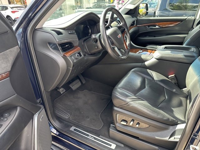 Used 2019 Cadillac Escalade Luxury image 10