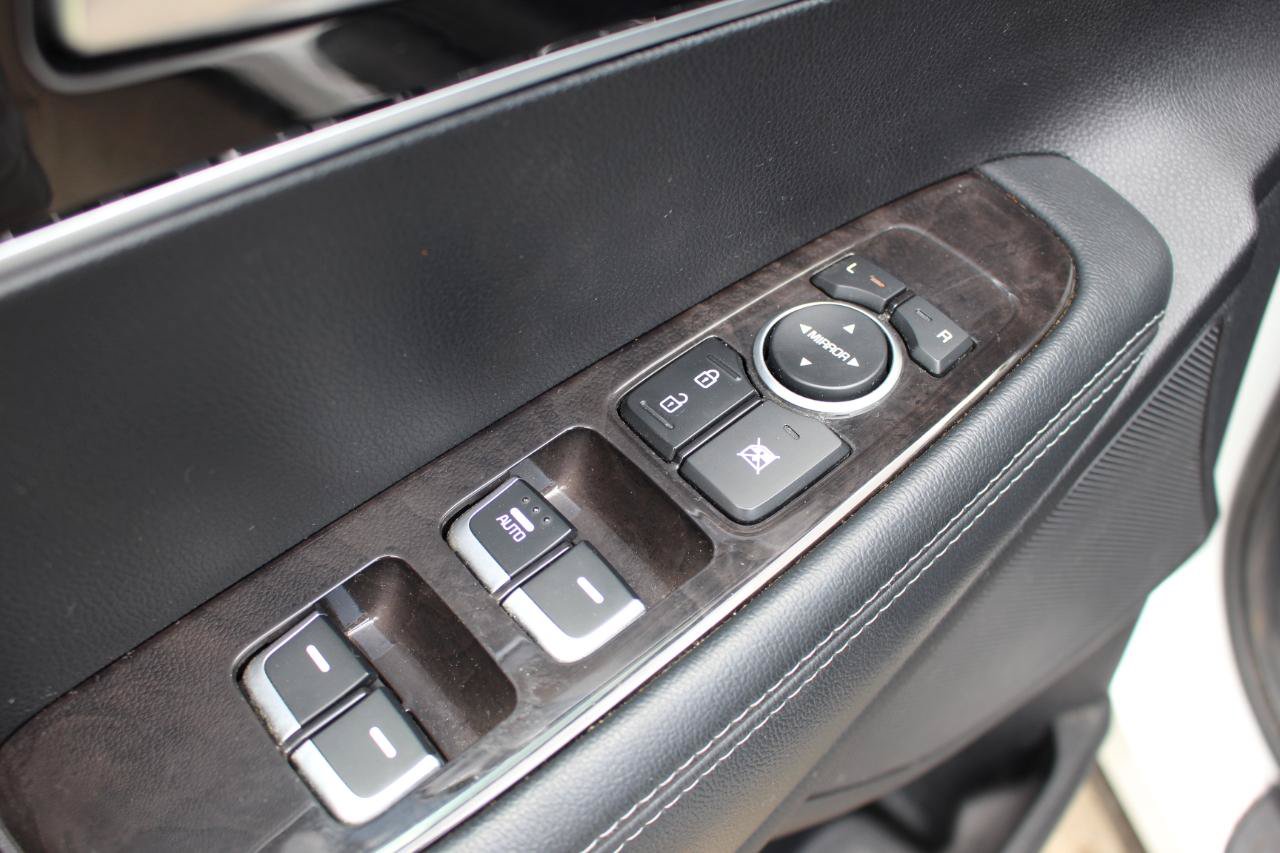 Used 2017 Kia Sorento FWD image 12