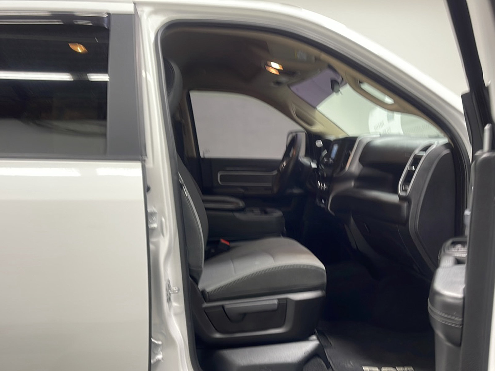 Used 2019 RAM 3500 Big Horn AWD/4WD image 19