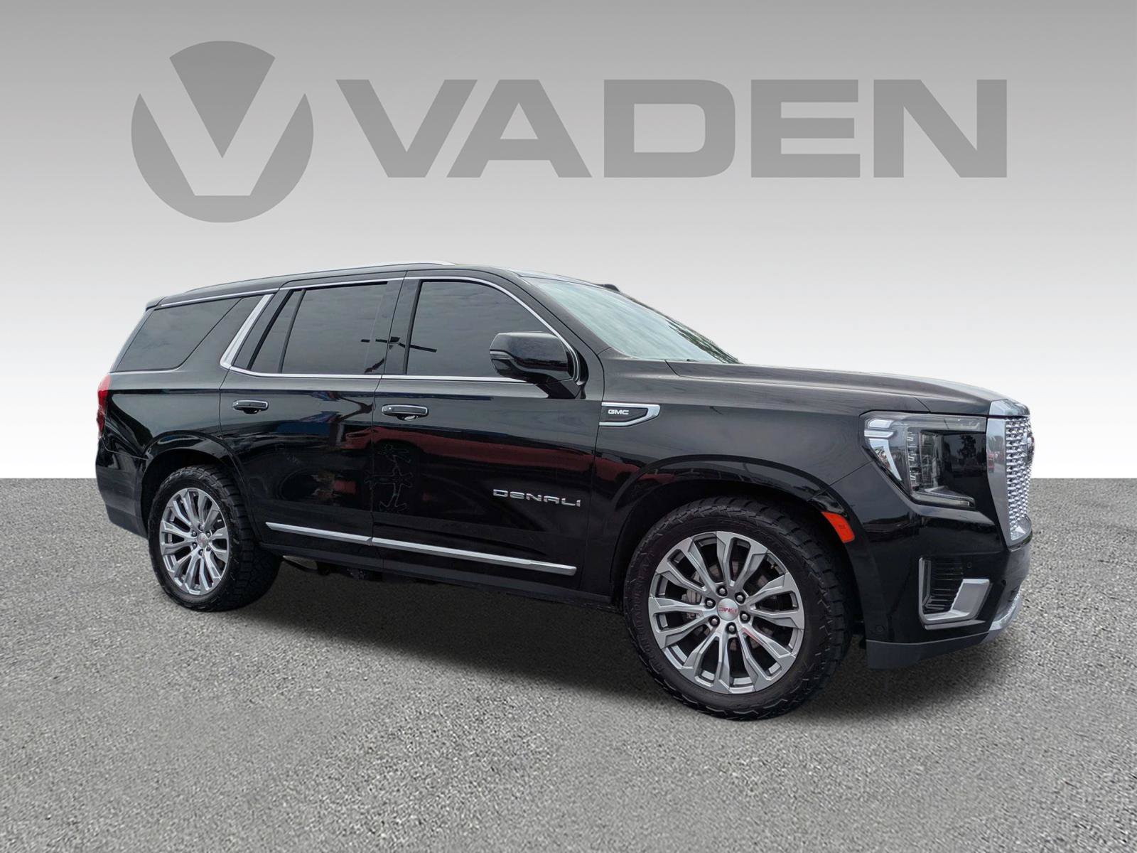 Used 2023 GMC Yukon Denali w/ Denali Reserve Package AWD/4WD image 3
