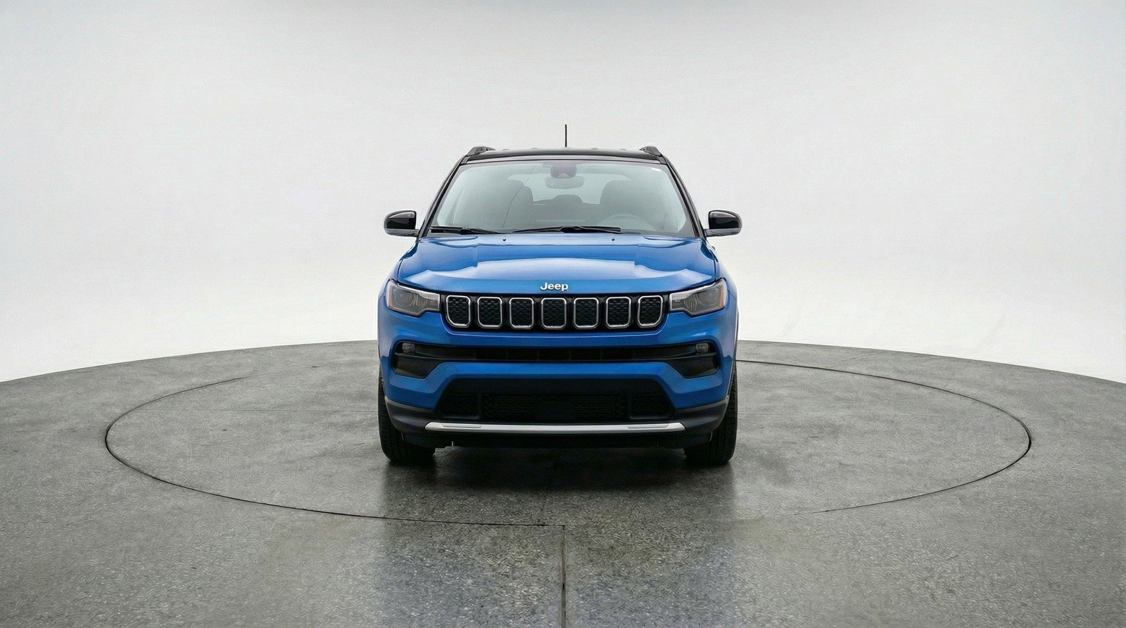 Used 2025 Jeep Compass Limited AWD/4WD image 2