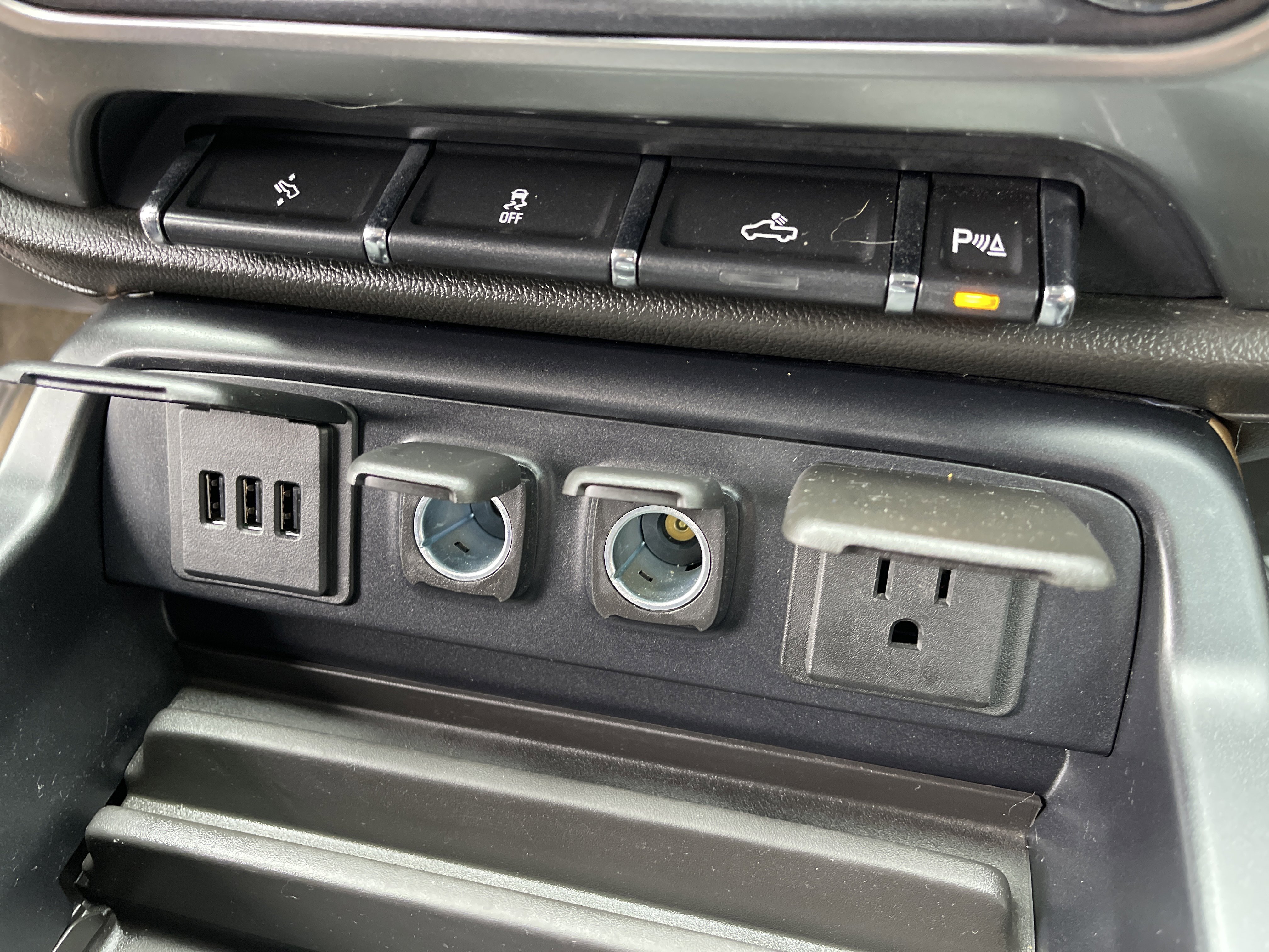 Used 2015 Chevrolet Silverado 1500 LTZ w/ LTZ Plus Package image 33