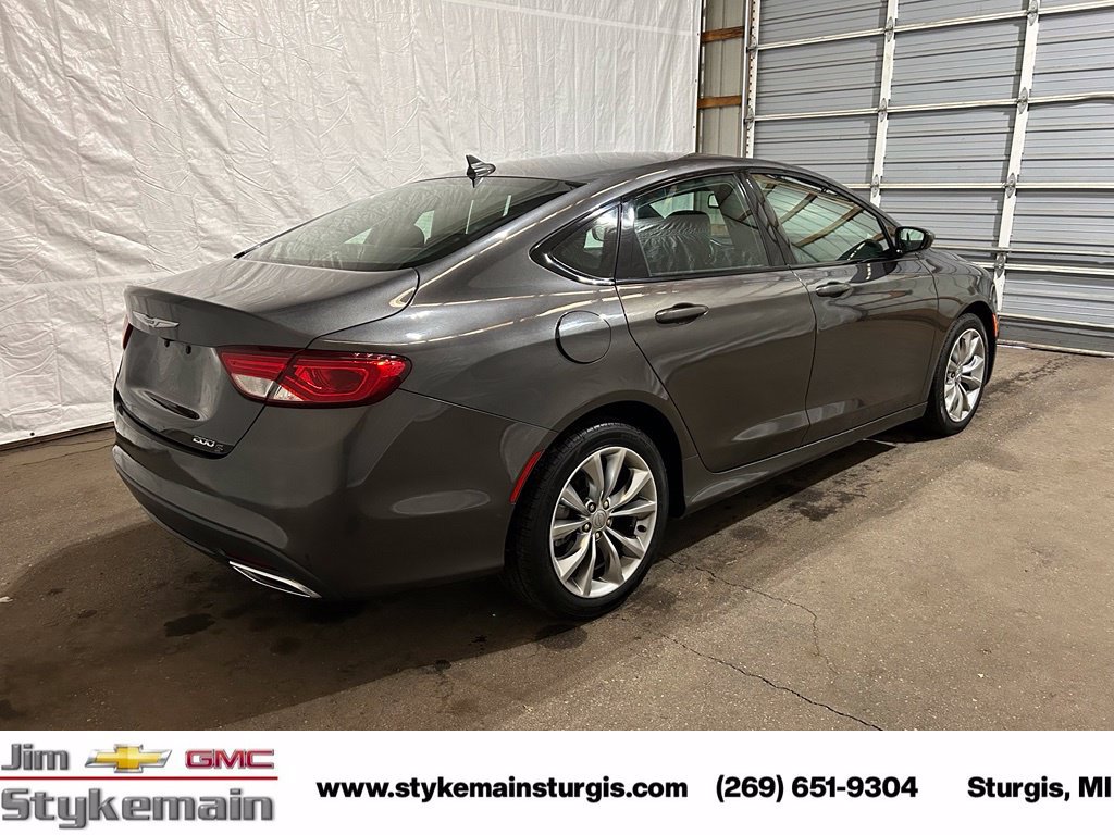 Used 2016 Chrysler 200 S FWD image 5