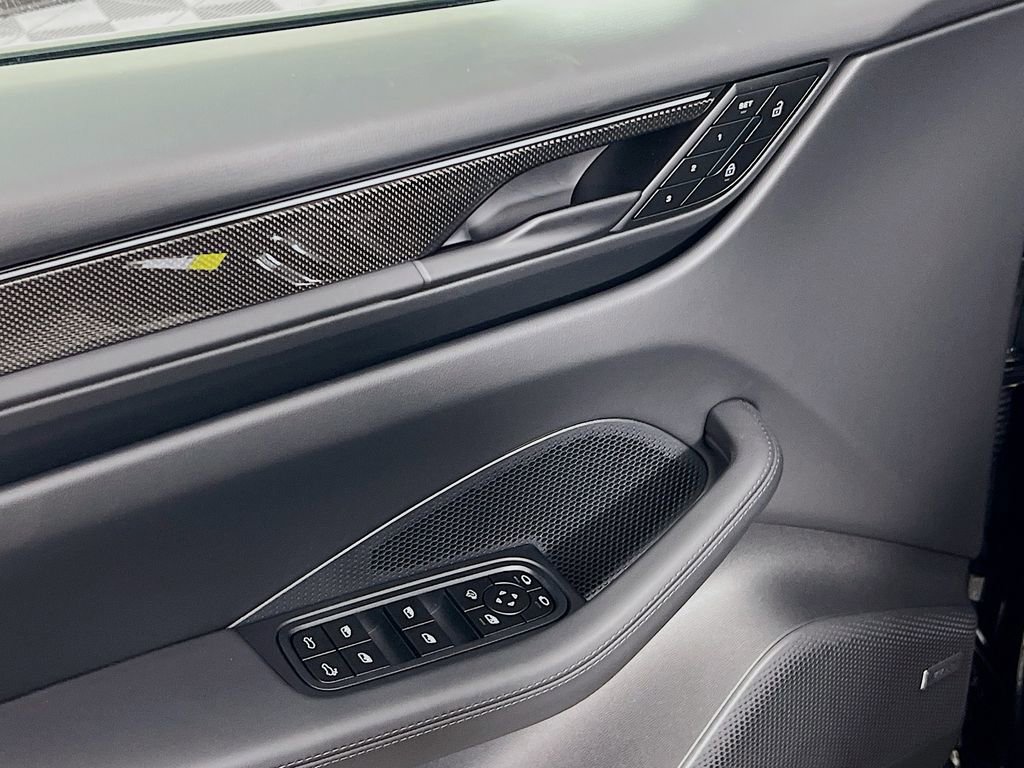 New 2026 Porsche Macan Turbo Electric image 20