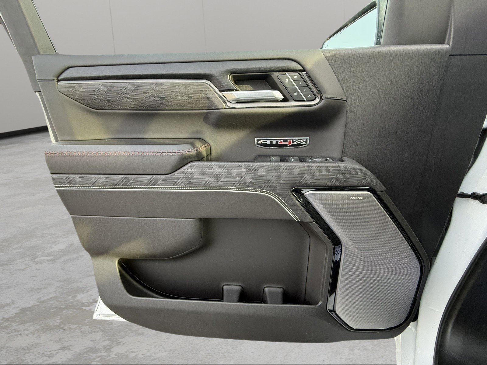 Used 2023 GMC Sierra 1500 AT4X w/ AT4X AEV Edition image 31