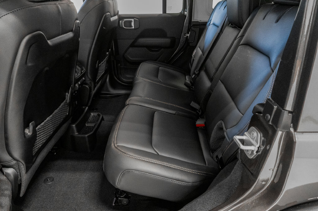 New 2027 Jeep Wrangler Unlimited Sahara AWD/4WD image 24
