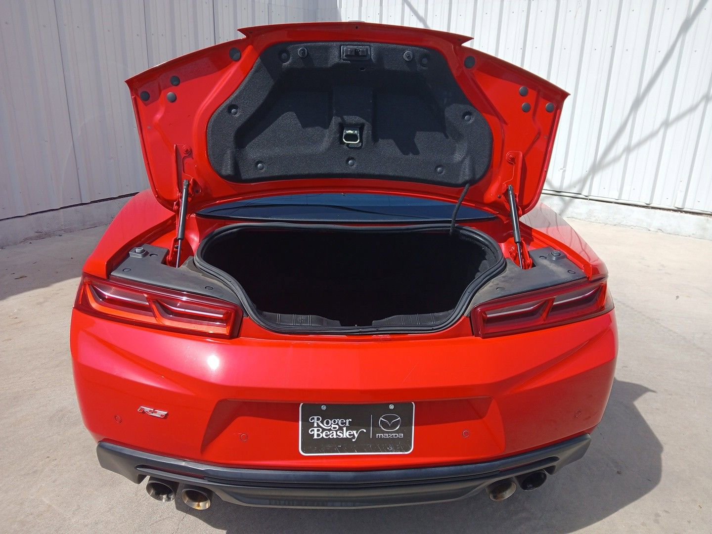 Used 2016 Chevrolet Camaro LT image 10