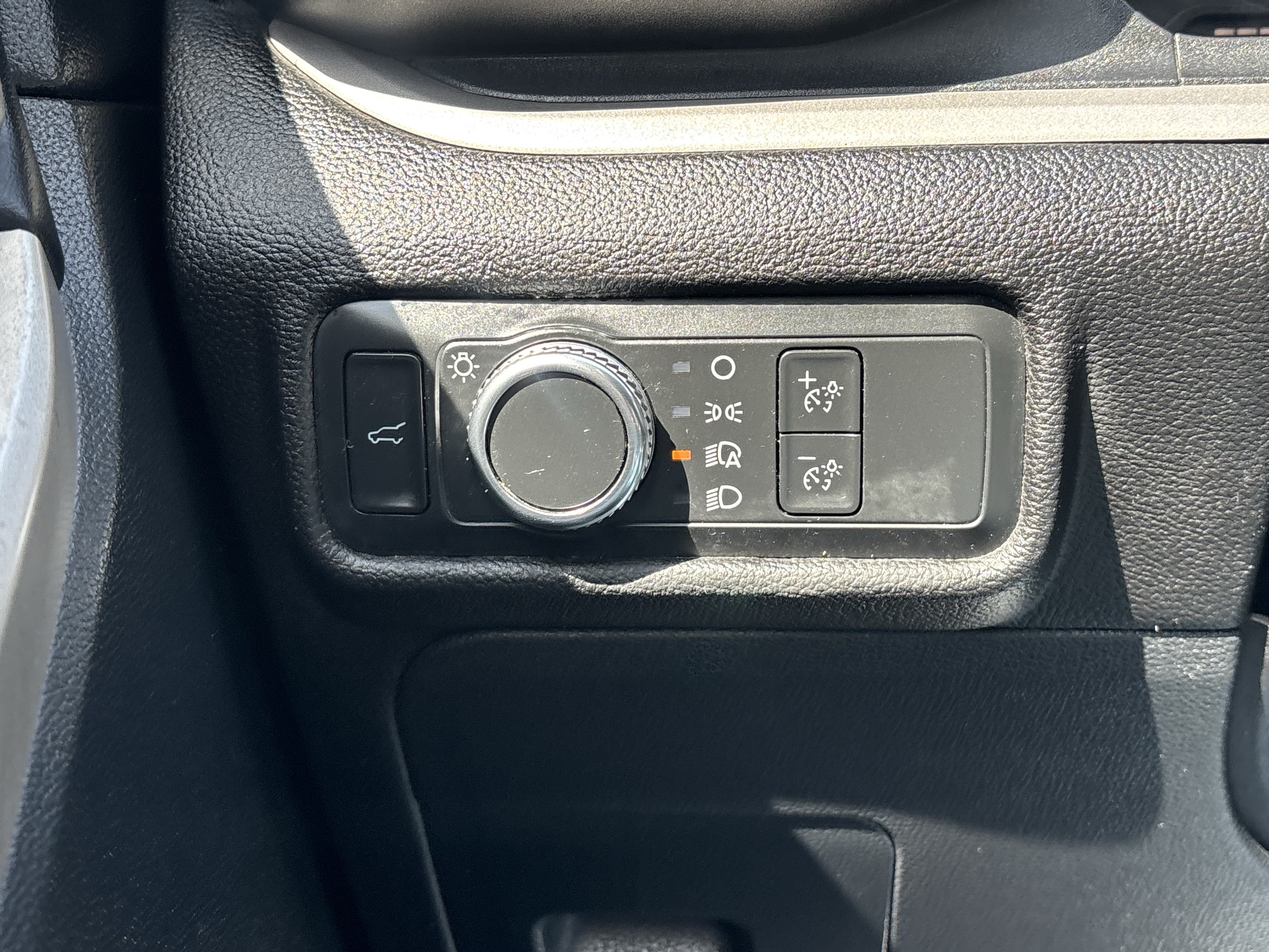 Certified 2022 Ford Explorer XLT RWD image 37