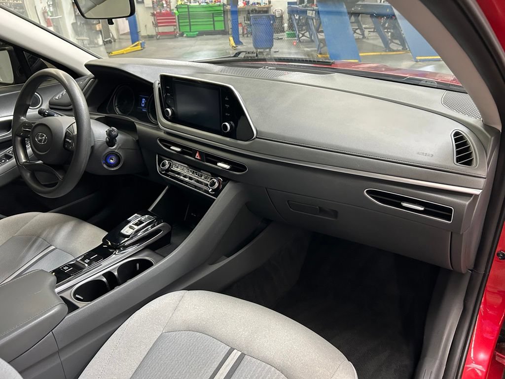 Used 2022 Hyundai Sonata SE w/ Preferred Accessory Package FWD image 16