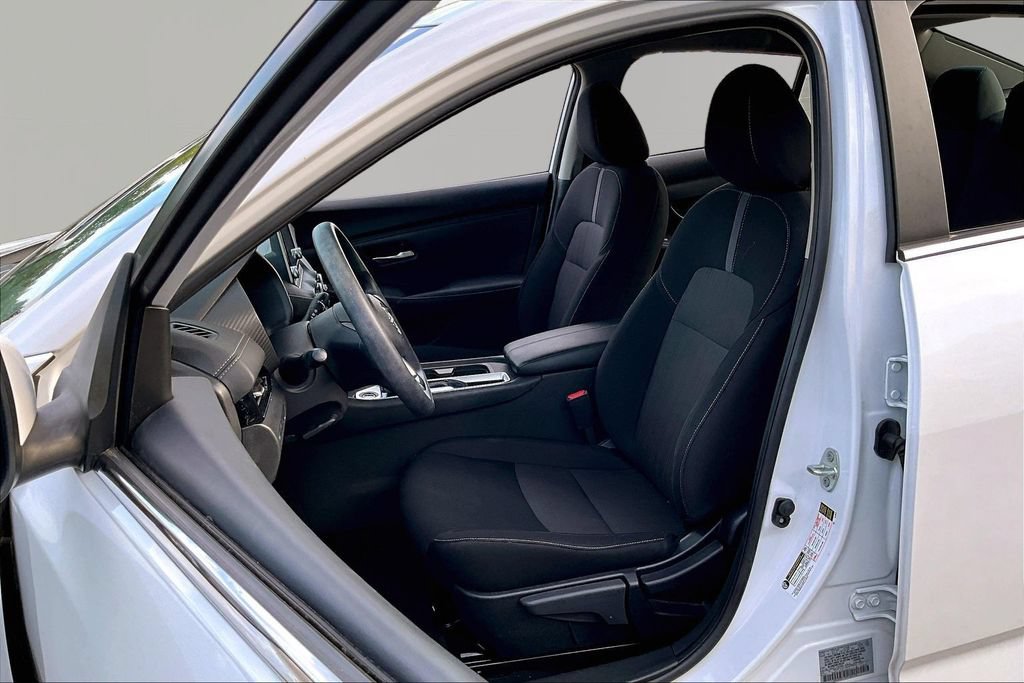 Used 2024 Nissan Sentra SV FWD image 18