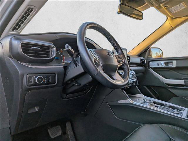 Used 2023 Ford Explorer Limited image 9