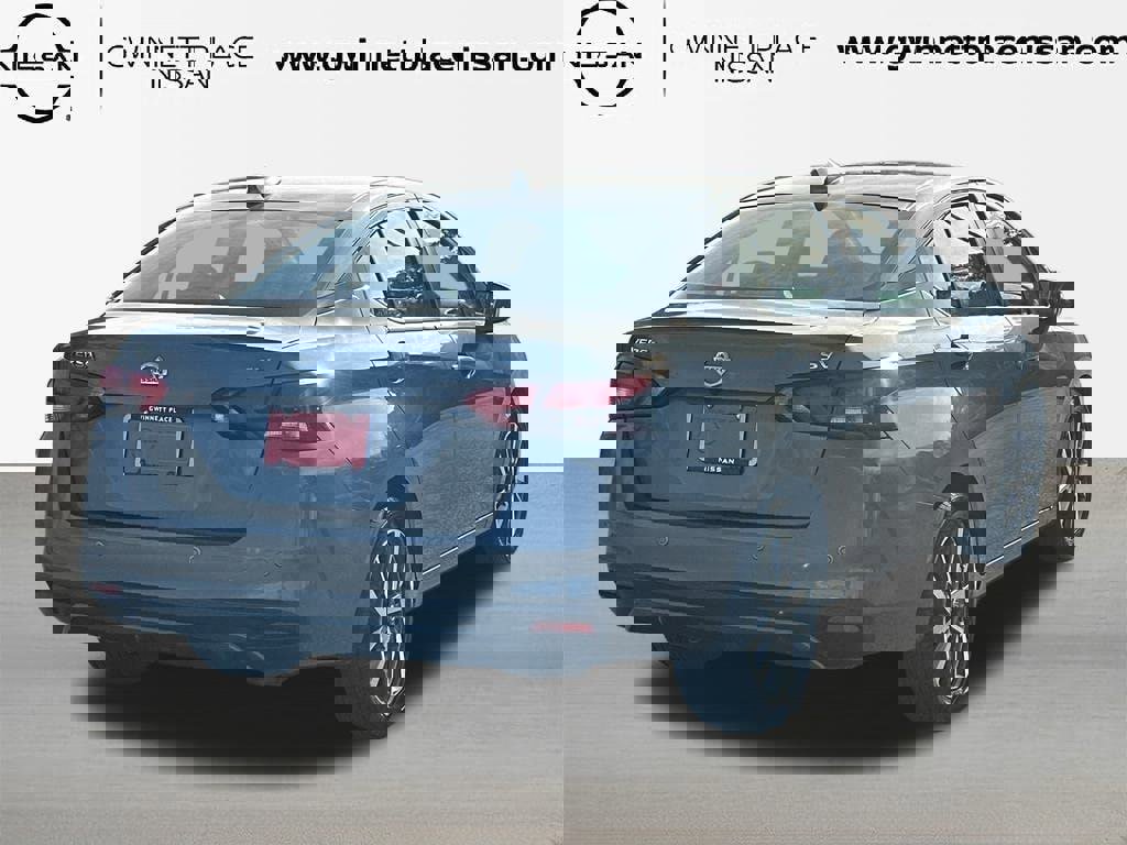 Used 2021 Nissan Versa SV image 5