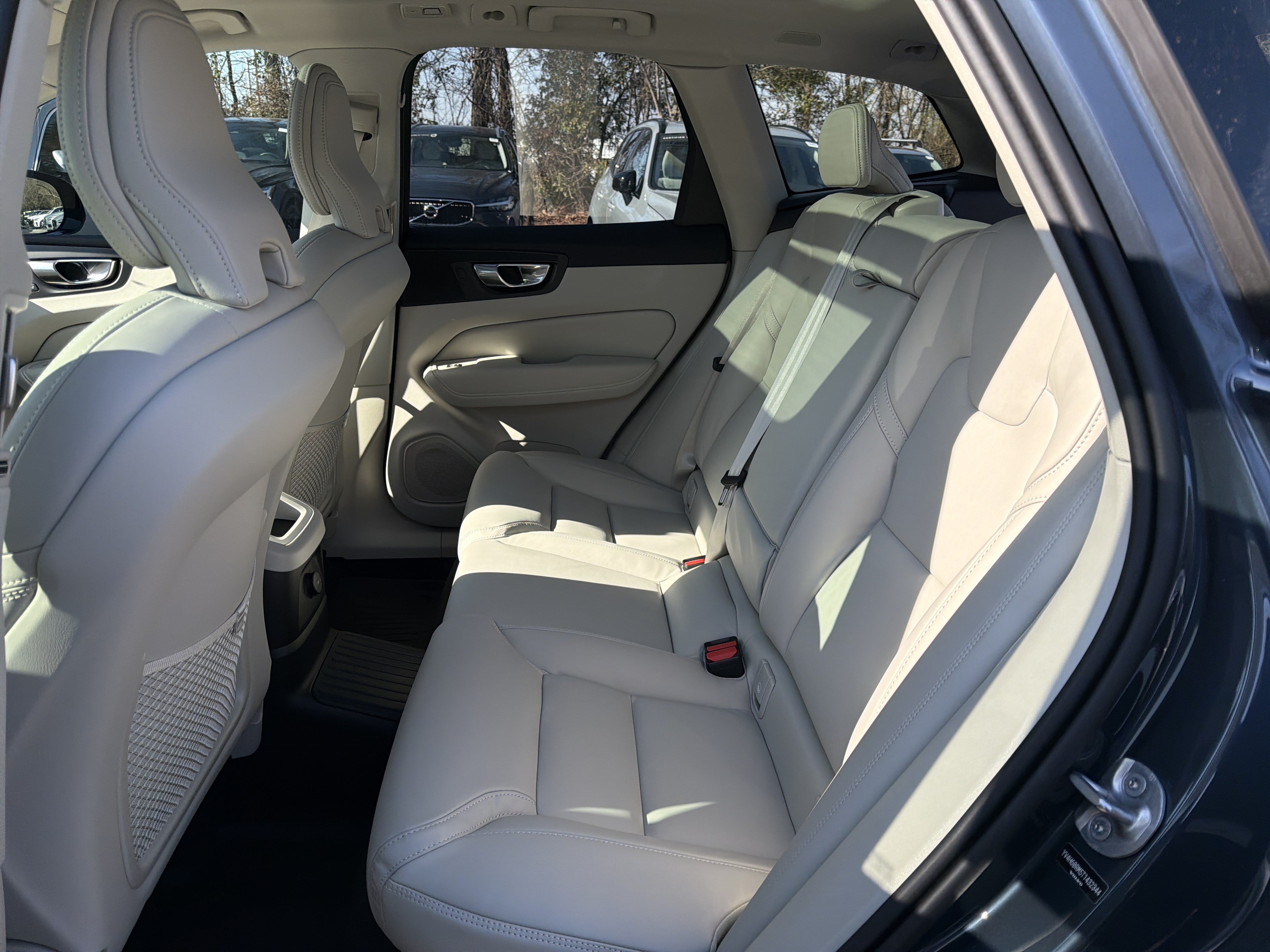 Used 2026 Volvo XC60 T8 Ultra w/ Protection Package Premier AWD/4WD image 33