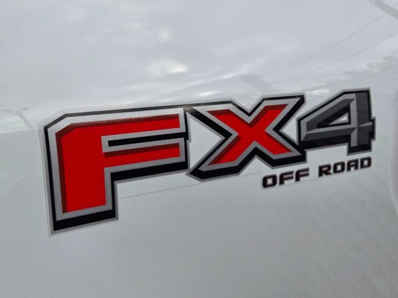 Used 2022 Ford F150 Lariat w/ Equipment Group 502A High image 9