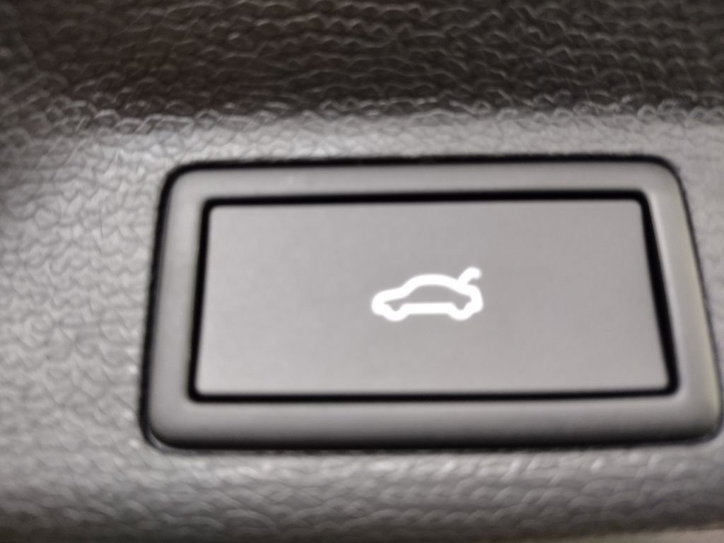 New 2025 Volkswagen ID. Buzz 1st Edition image 22