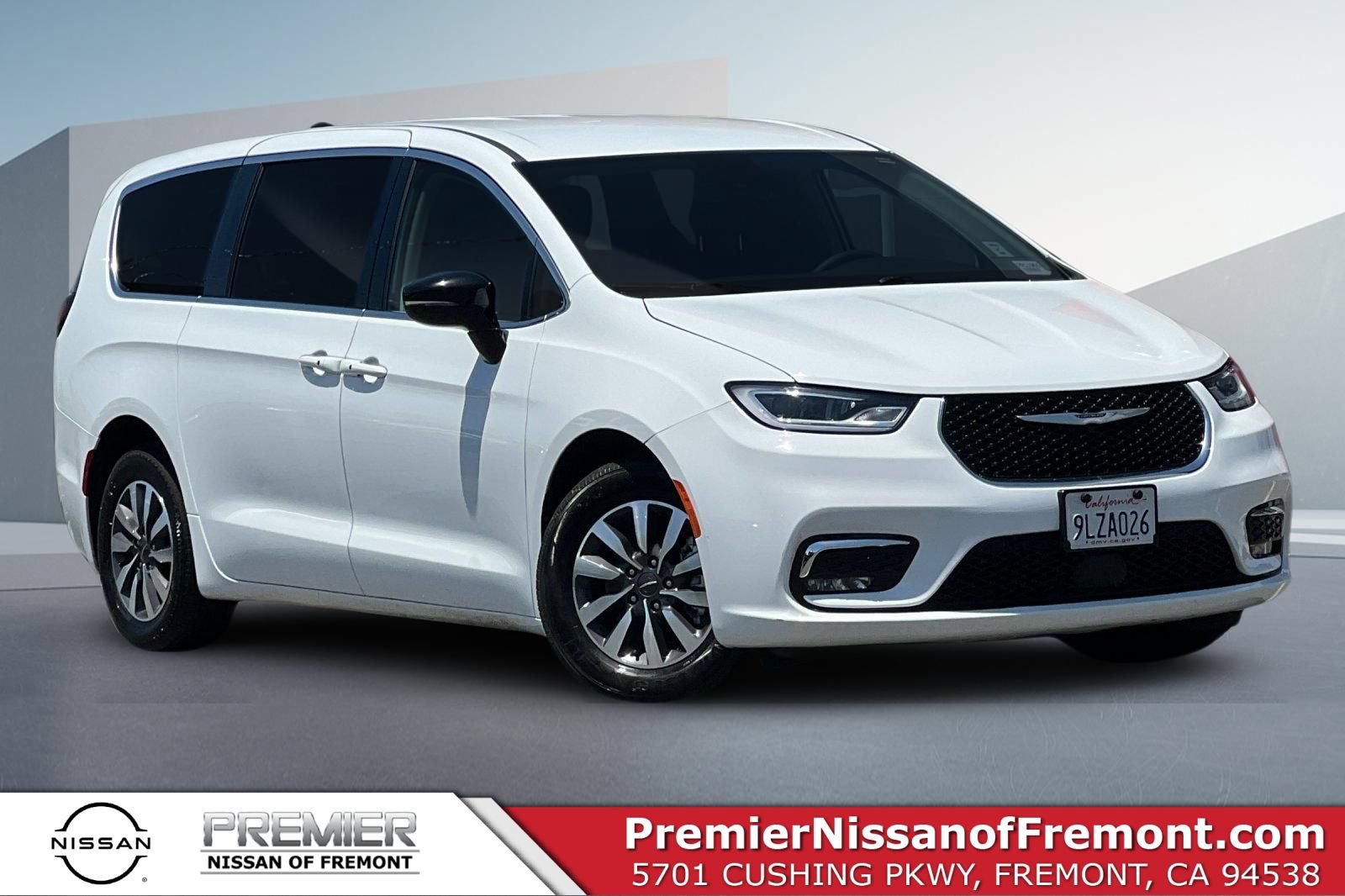 Used 2024 Chrysler Pacifica Limited FWD video 1