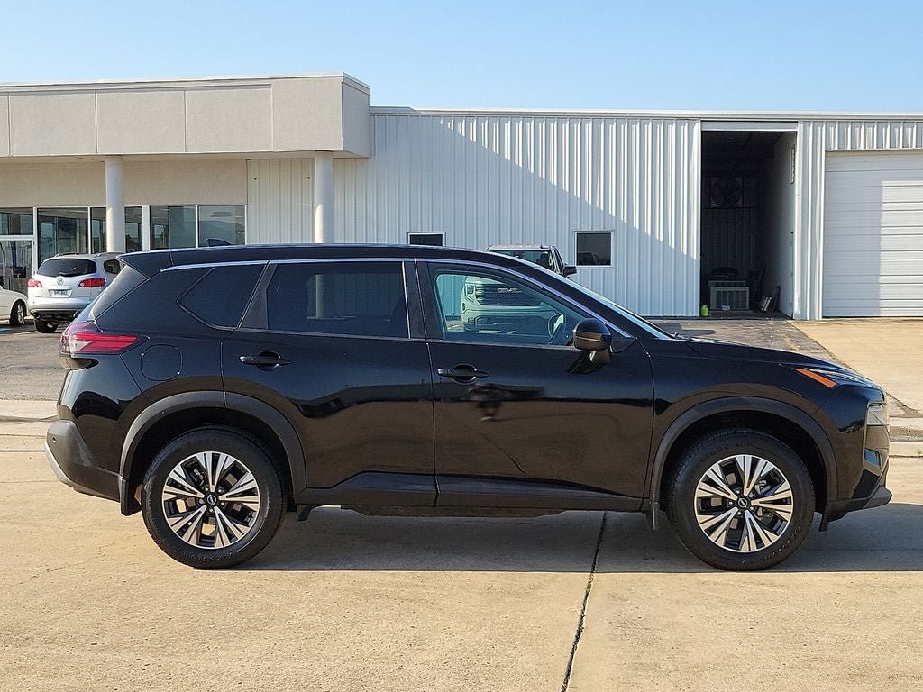 Used 2022 Nissan Rogue SV FWD image 6