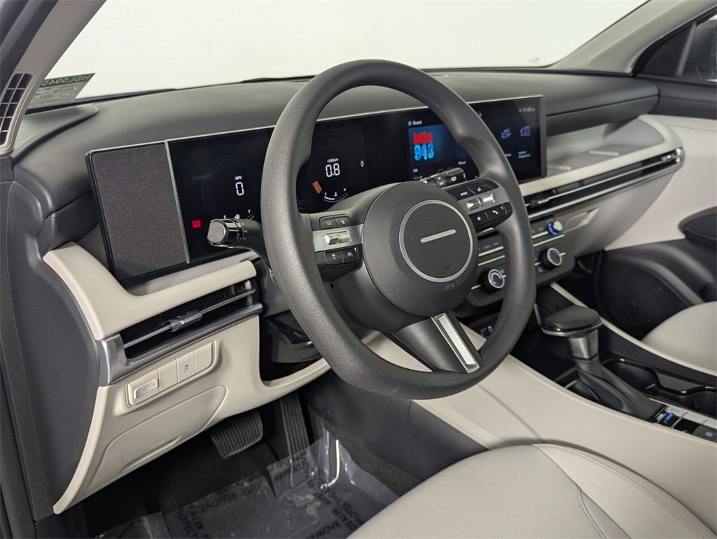 Certified 2025 Hyundai Tucson SE image 11