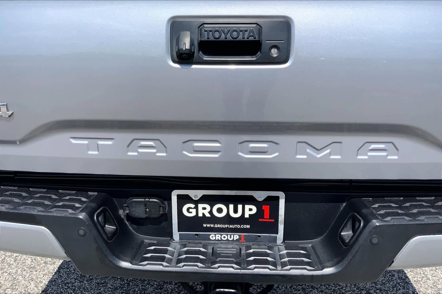 Used 2021 Toyota Tacoma Limited AWD/4WD image 10