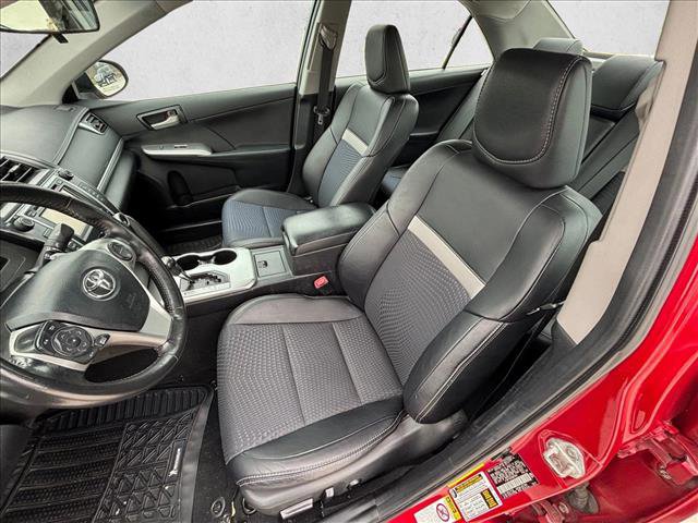 Used 2013 Toyota Camry SE image 15