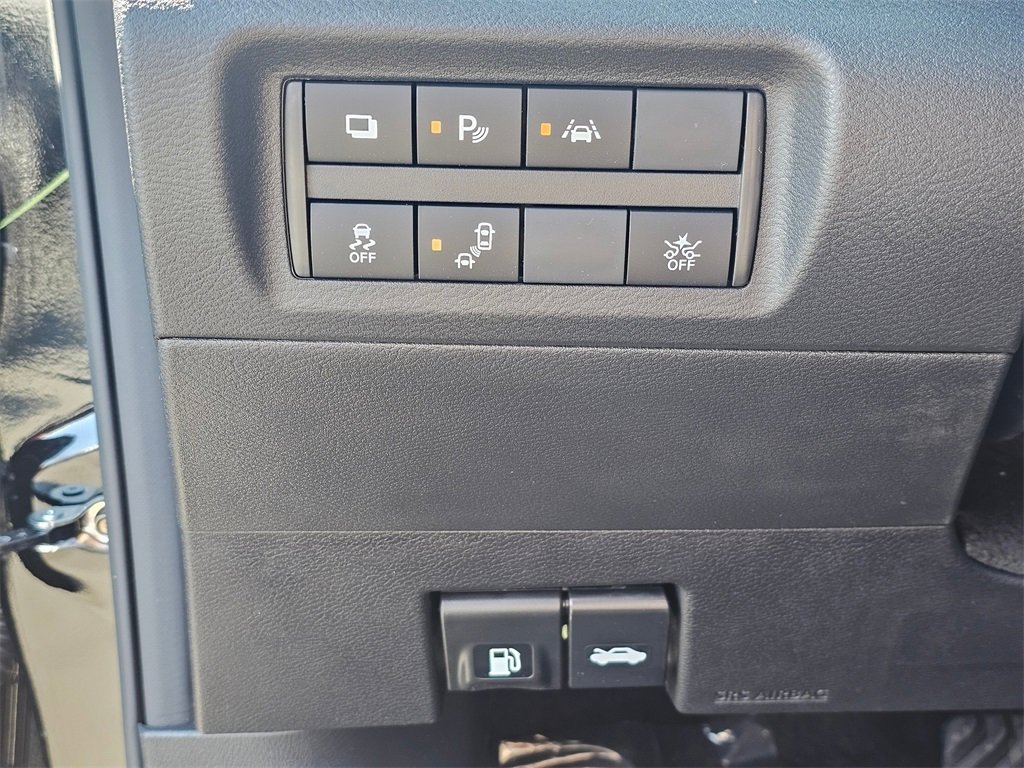 New 2025 Nissan Kicks Play S image 32