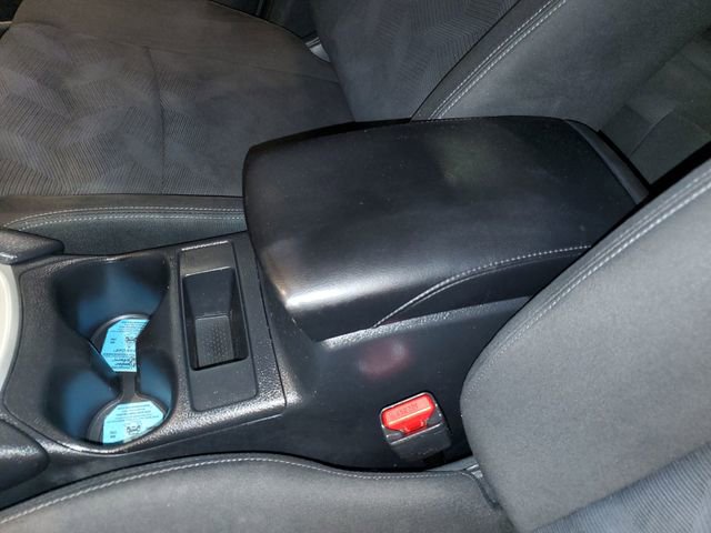 Used 2015 Nissan Rogue S image 28