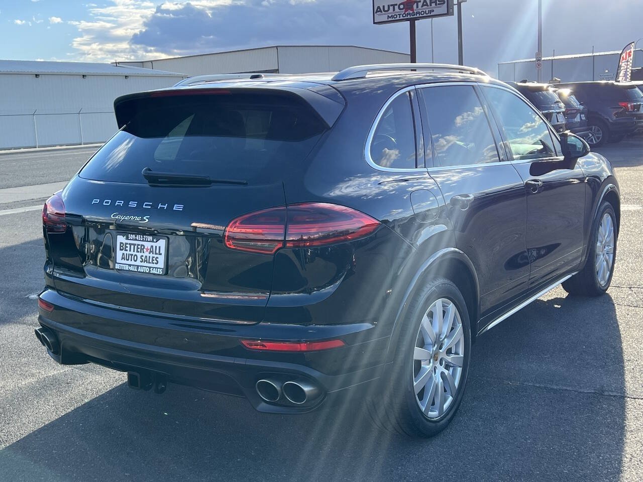 Used 2017 Porsche Cayenne S AWD/4WD image 4