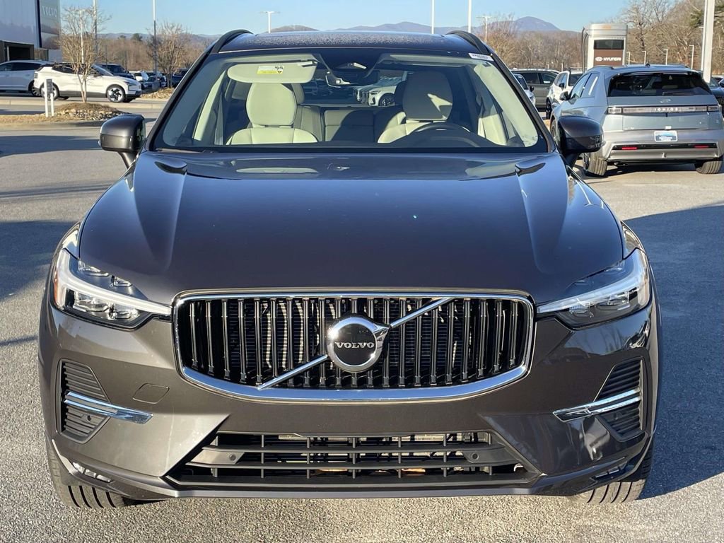 Used 2023 Volvo XC60 B5 Core image 23