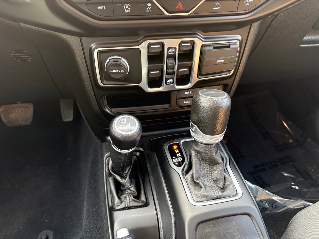 Used 2022 Jeep Gladiator Sport image 22