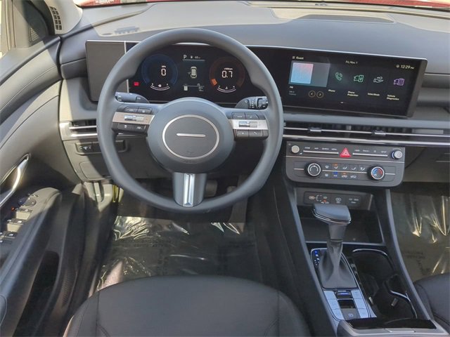 New 2025 Hyundai Tucson SE image 16