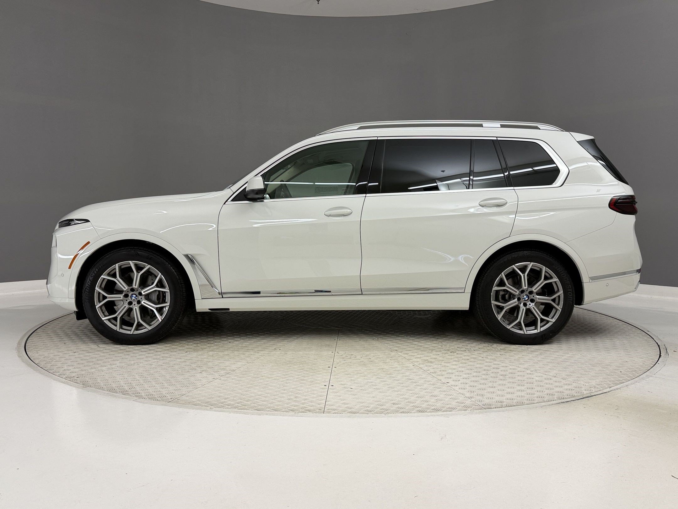 Used 2026 BMW X7 xDrive40i AWD/4WD image 2