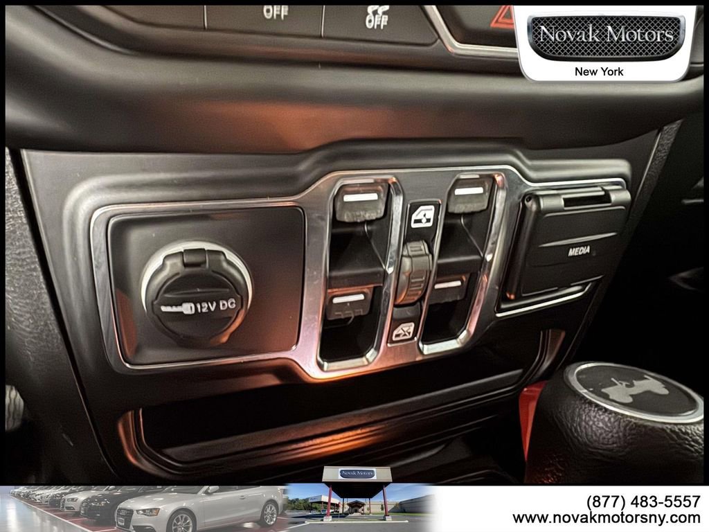 Used 2021 Jeep Wrangler Unlimited Sport image 23
