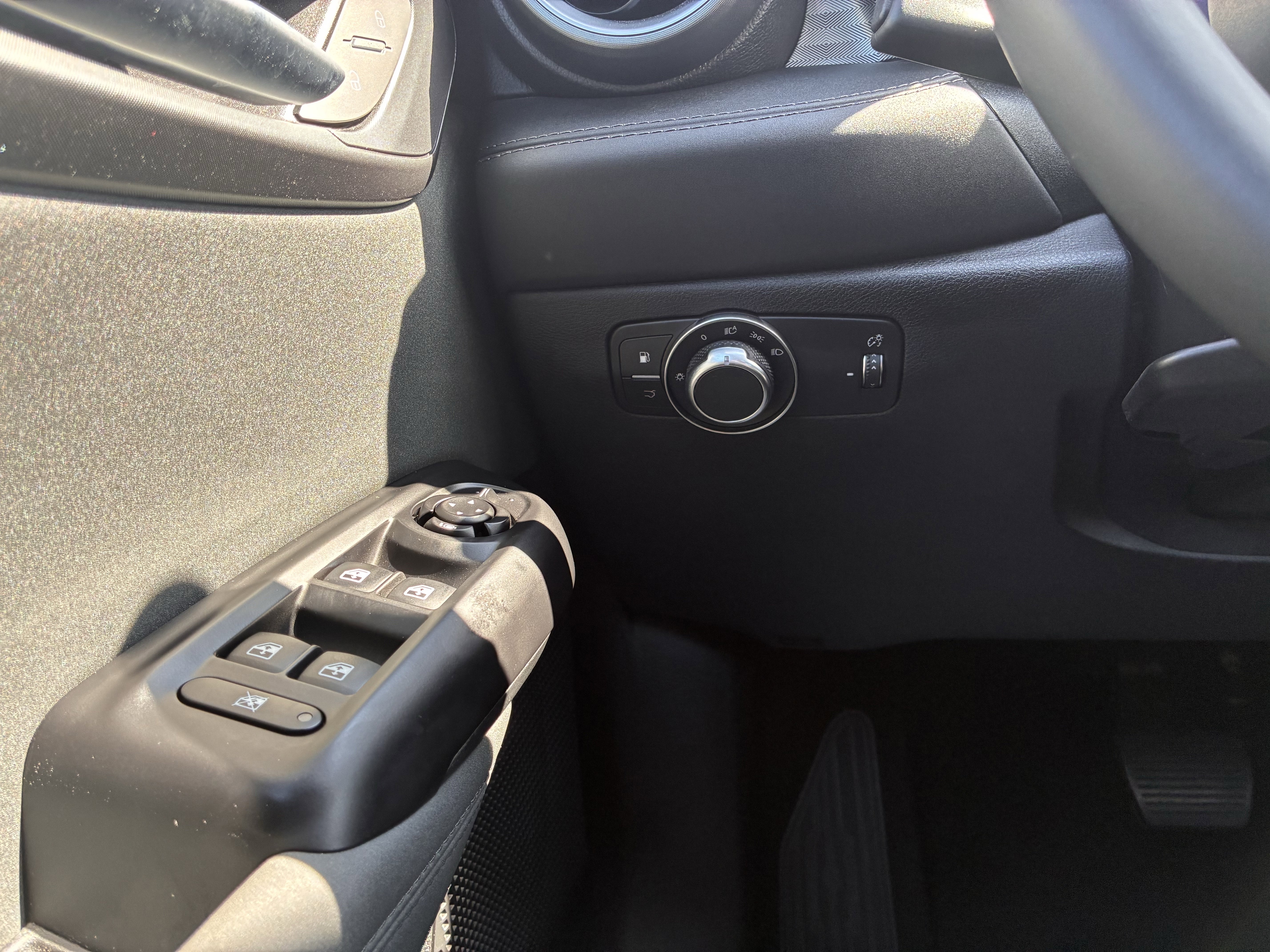 Certified 2024 Alfa Romeo Tonale Ti w/ Premium Interior Package image 16